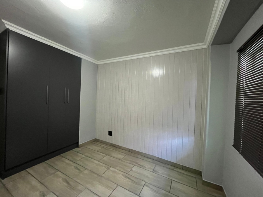 4 Bedroom Property for Sale in Lindequesdrif North West